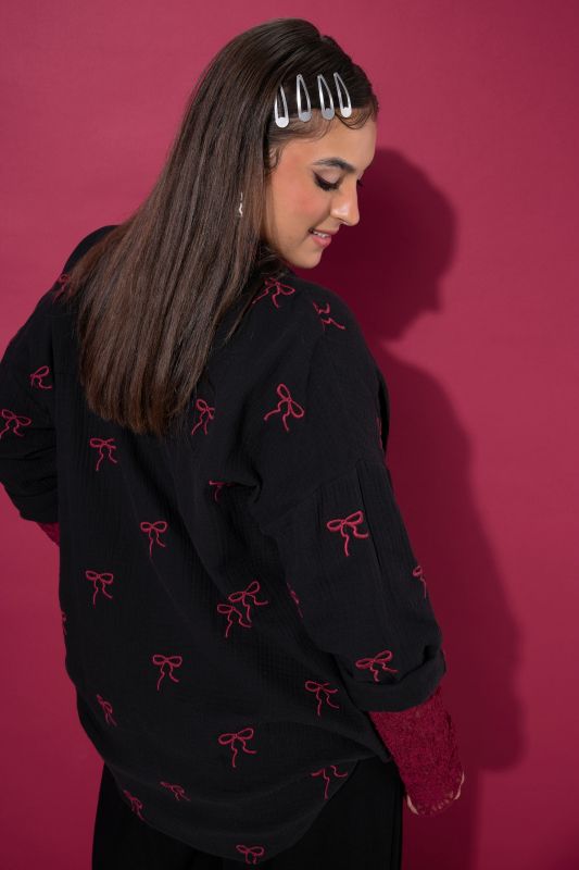 Blouse, oversized, muslin, embroidered bows