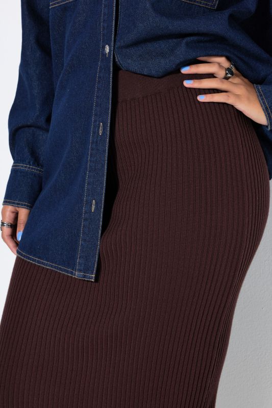 Knitted skirt, slim fit, midi length, elasticated waist