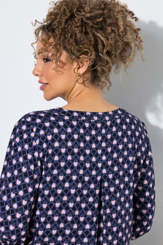 Geometric Heart Print 3/4 Sleeve Blouse