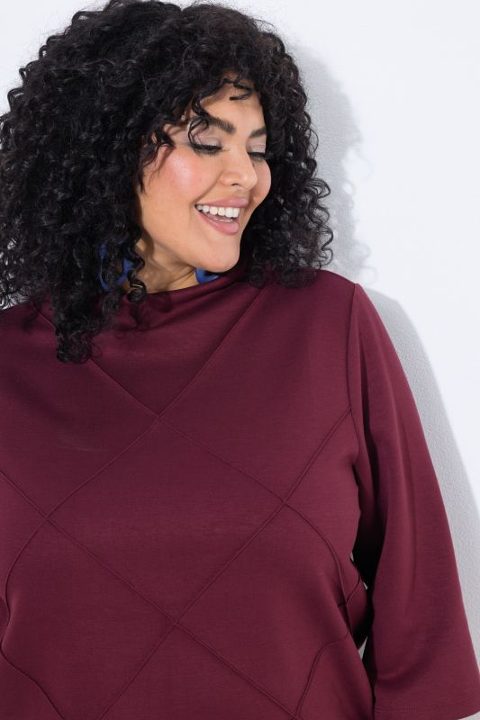 Textured Diamond 3/4 Sleeve Sweatshirt