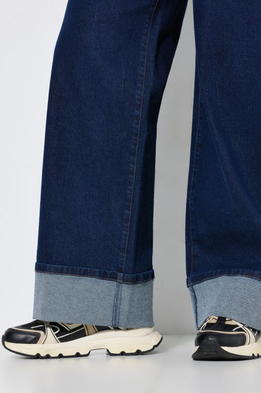 Fixed Hem Stretch Fit Wide Leg Jeans