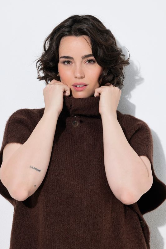 Turtleneck Button Detail Sweater Vest
