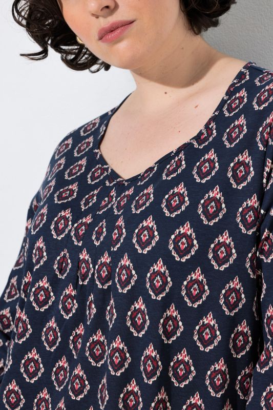 Ikat Medallion PRint 3/4 Sleeve Sweetheart Neckline Tee