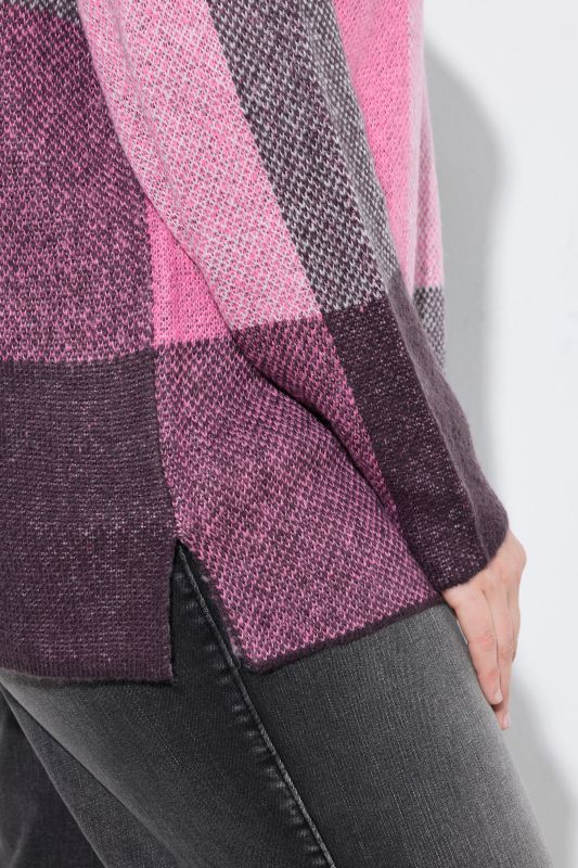 Checkered Long Sleeve Turtleneck Sweater