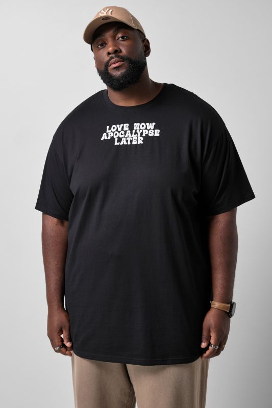 STHUGE T-shirt