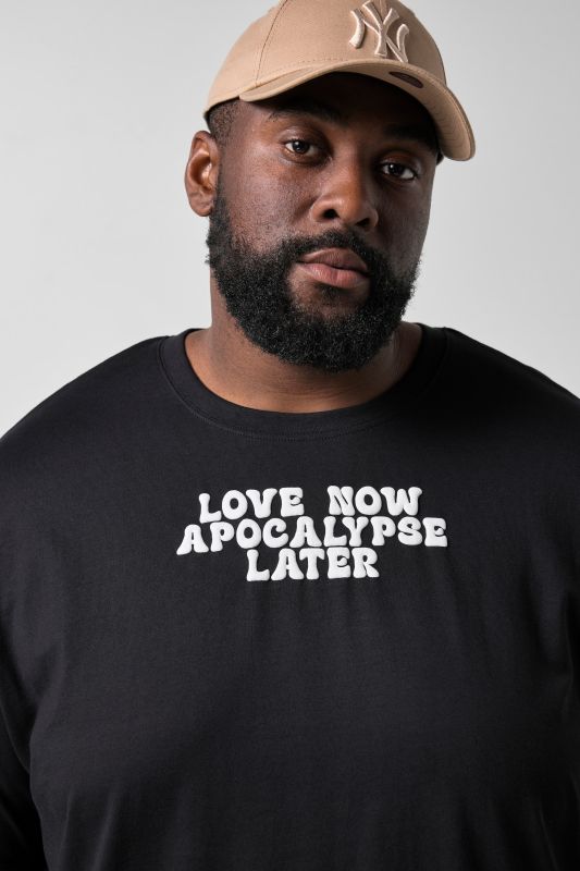 STHUGE T-shirt