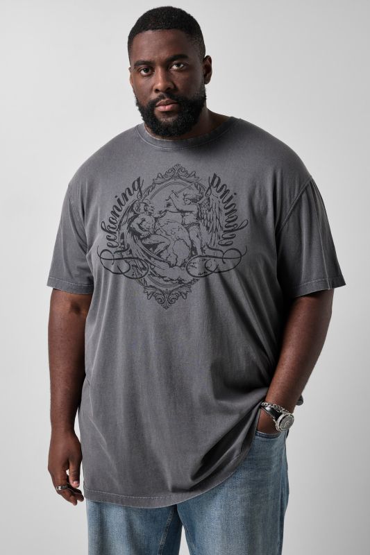 STHUGE T-shirt