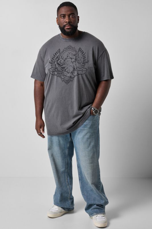 STHUGE T-shirt