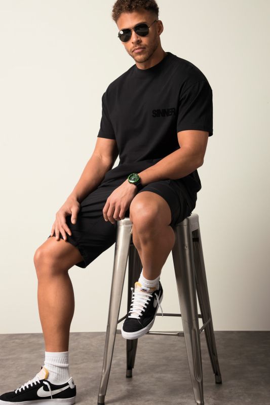 STHUGE T-shirt