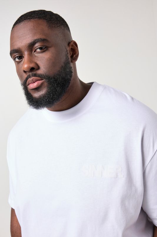 STHUGE T-shirt