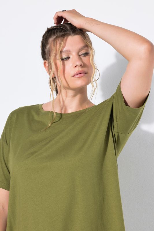 Round Neck Short Sleeve Relaxed Fit Cotton Tee